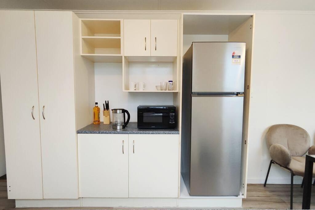 3-Bedroom House-Big Yard- Netflix Hamilton Exteriör bild